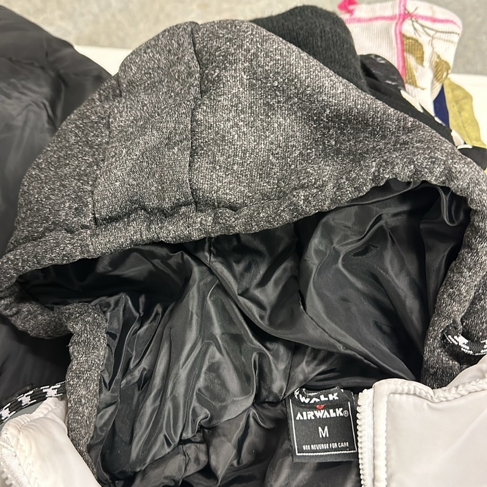 EUC Airwalk Jacket Unisex puffer with hood.‎ Size M - Picture 16 of 16